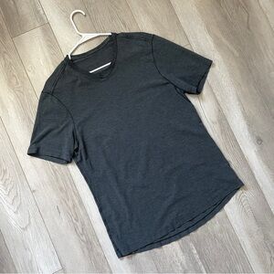 Lululemon Vneck Tshirt 5 year basic mens Gray (small) casual athleisure workout